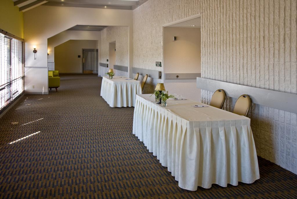 מדפורד Inn At The Commons מראה חיצוני תמונה