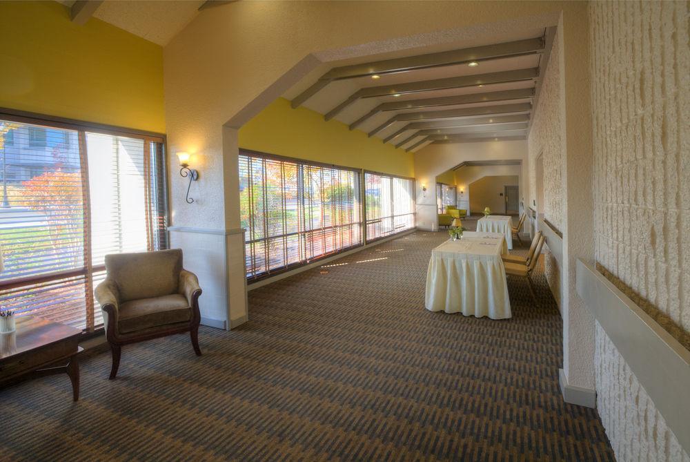מדפורד Inn At The Commons מראה חיצוני תמונה