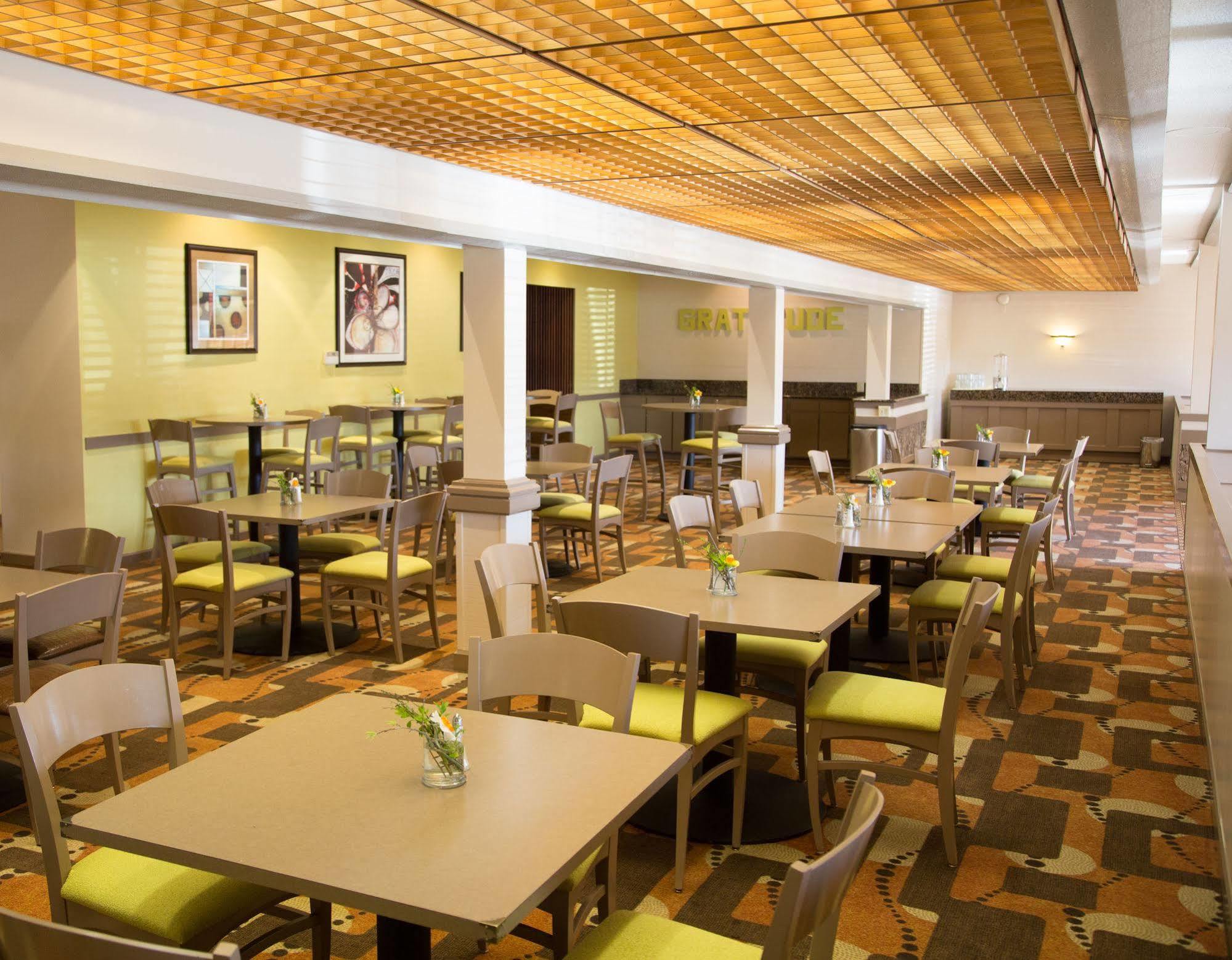 מדפורד Inn At The Commons מראה חיצוני תמונה