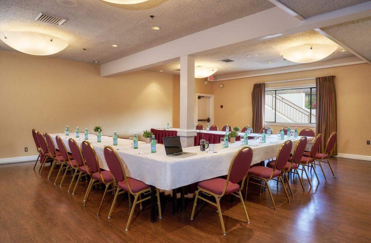 מדפורד Inn At The Commons מראה חיצוני תמונה